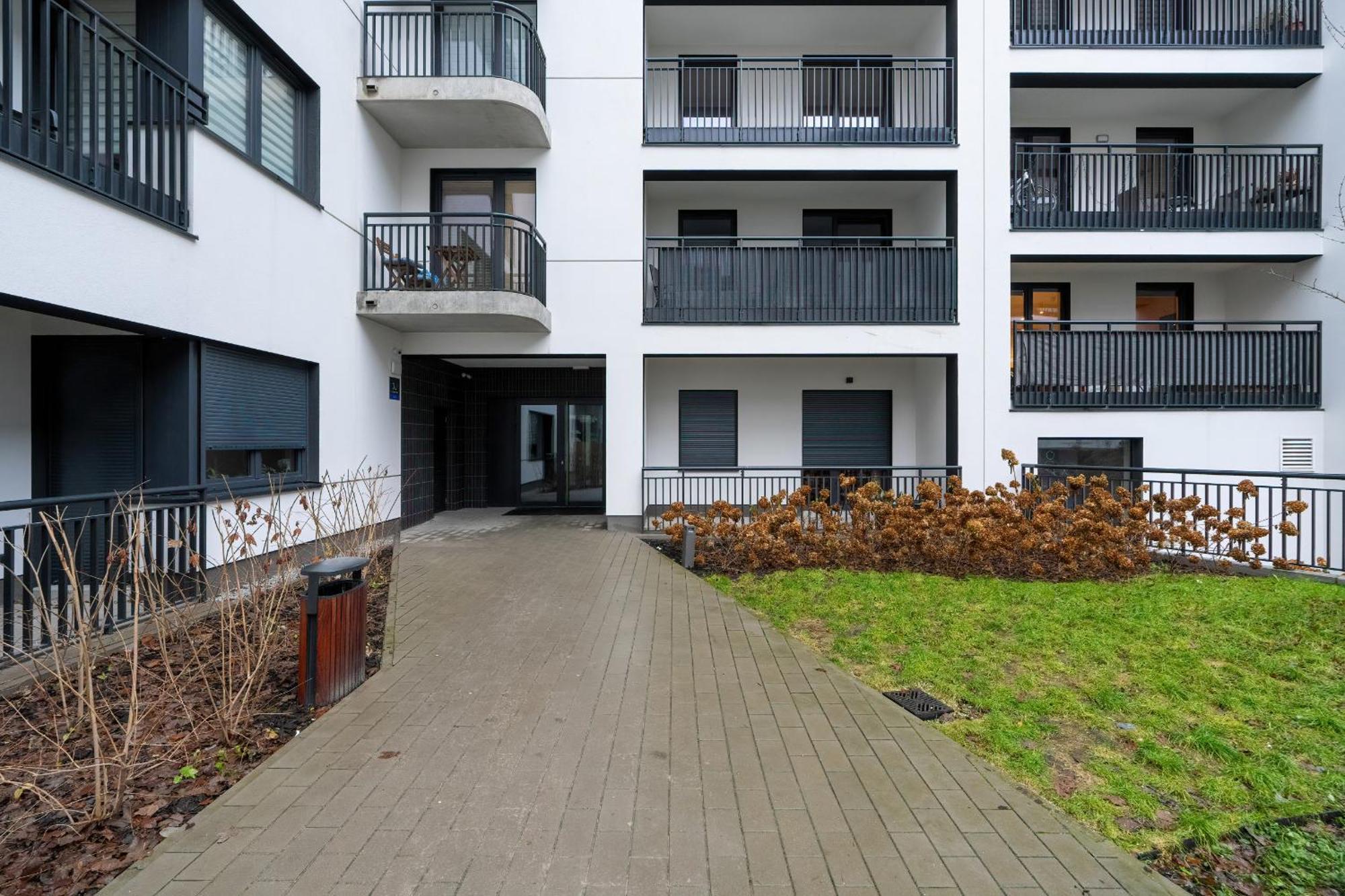 Cozy Studio With Balcony And Free Garage By Noclegi Renters Poznań Eksteriør billede